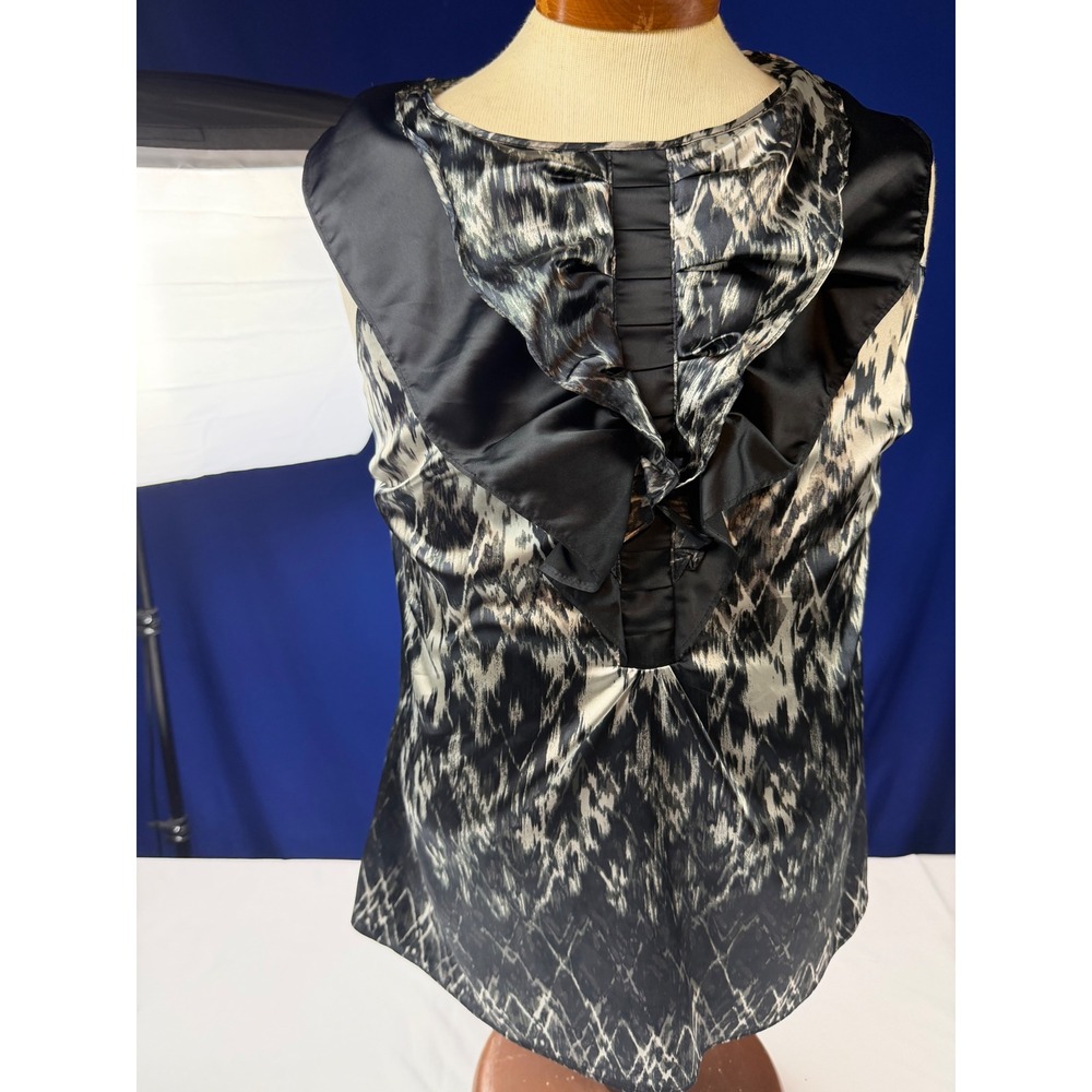 BCBGeneration Grey Black Ikat Abstract Ruffle V-Neck Sleeveless Satin Top XS